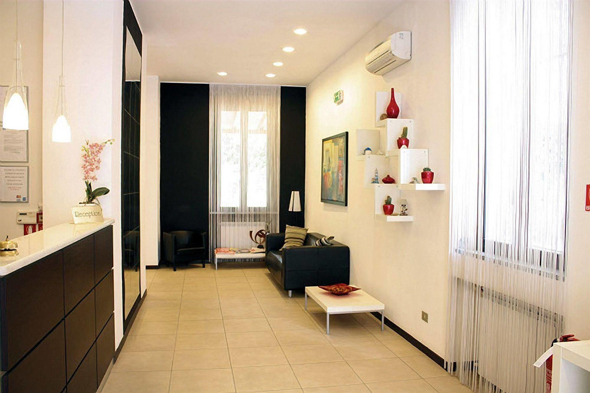 Hotel Paradiso Milan Exterior photo